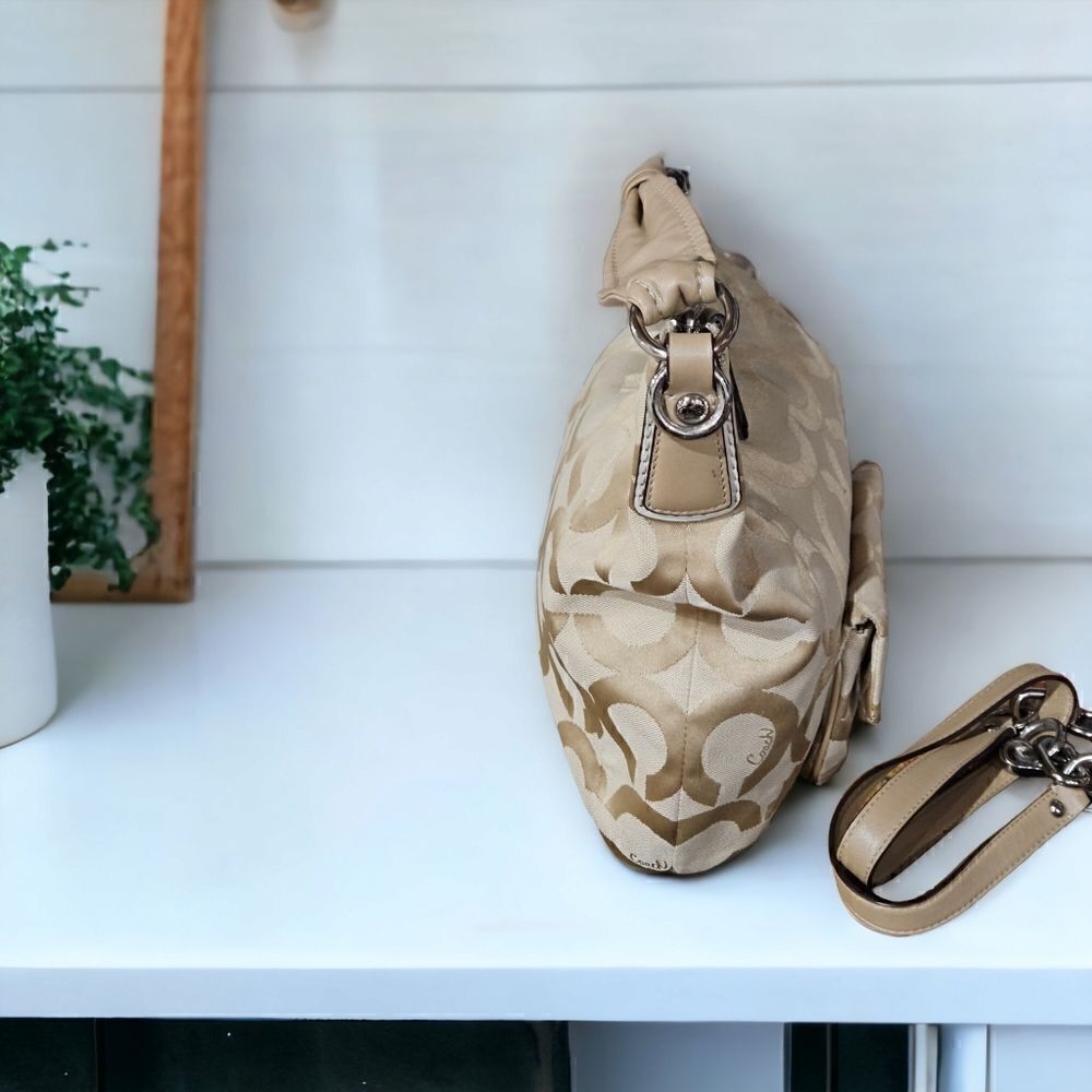 Coach Light Khaki Sand Kristin Signature Op Art Hobo Handbag 14911 Excellent - Picture 4 of 8